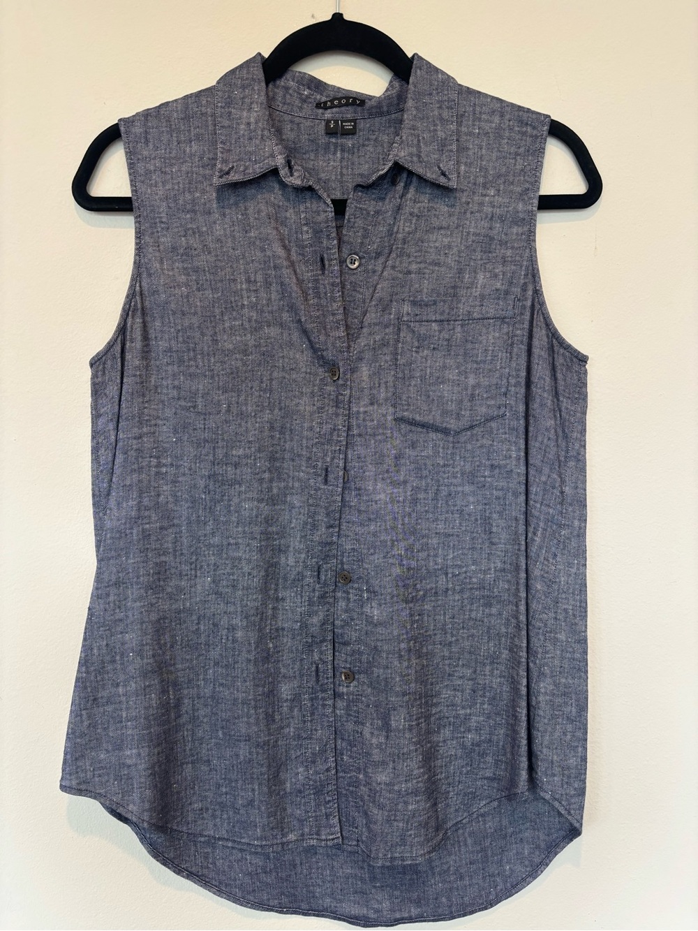 Theory Sleeveless Button-Down Top in Chambray Blue